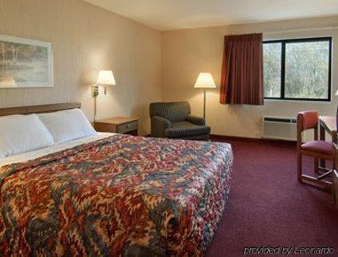 Days Inn By Wyndham Boonville Room photo