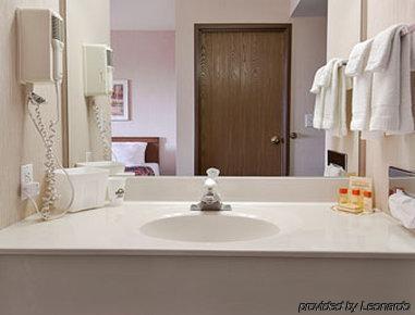 Days Inn By Wyndham Boonville Room photo
